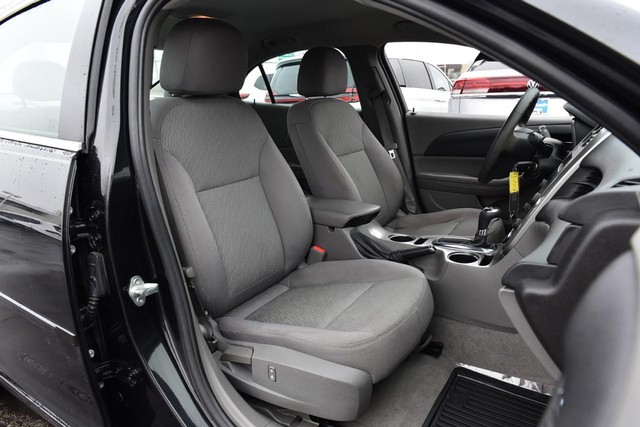 Chevrolet Malibu Vehicle Image 15