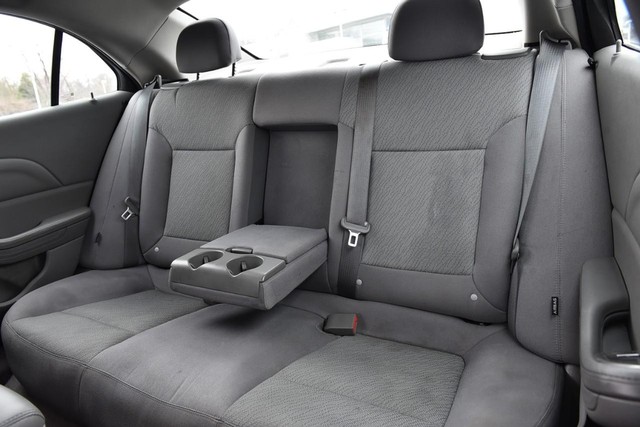 Chevrolet Malibu Vehicle Image 16