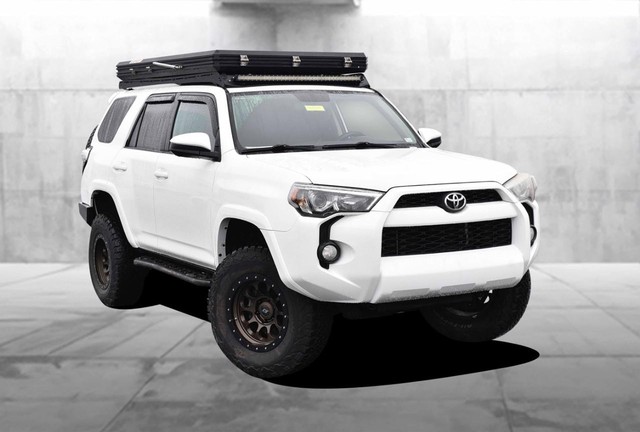 Toyota 4Runner Vehicle Image 02