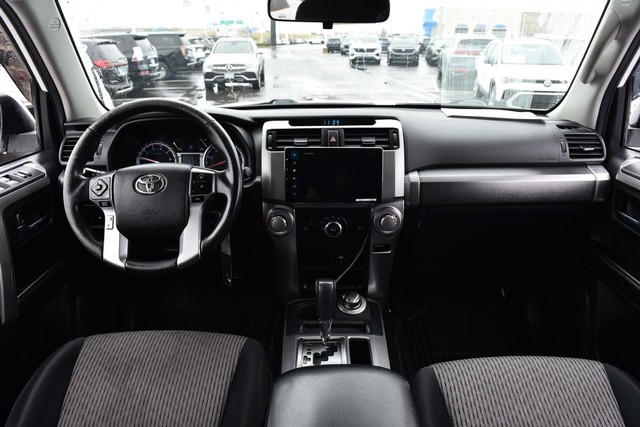 Toyota 4Runner Vehicle Image 07