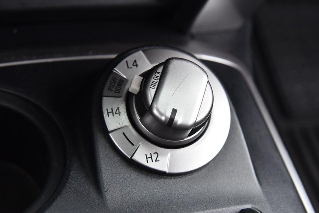 Toyota 4Runner Vehicle Image 14
