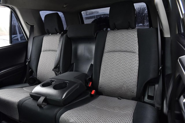 Toyota 4Runner Vehicle Image 18