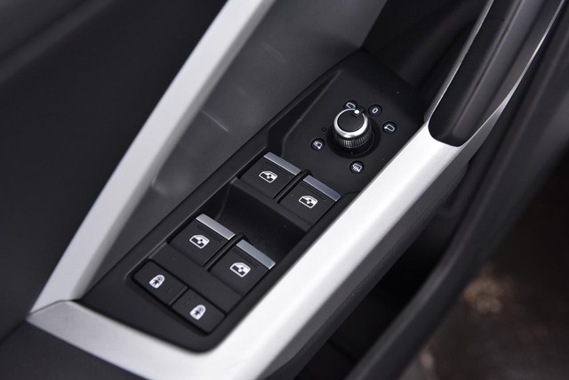 Audi Q3 Vehicle Image 08