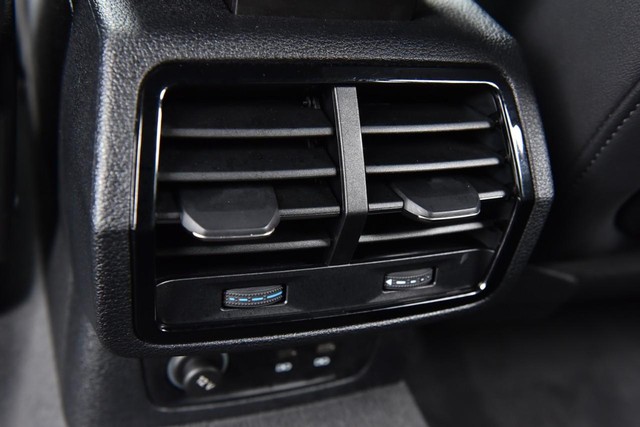 Audi Q3 Vehicle Image 22