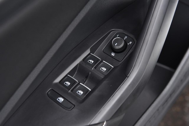 Volkswagen Jetta Vehicle Image 08