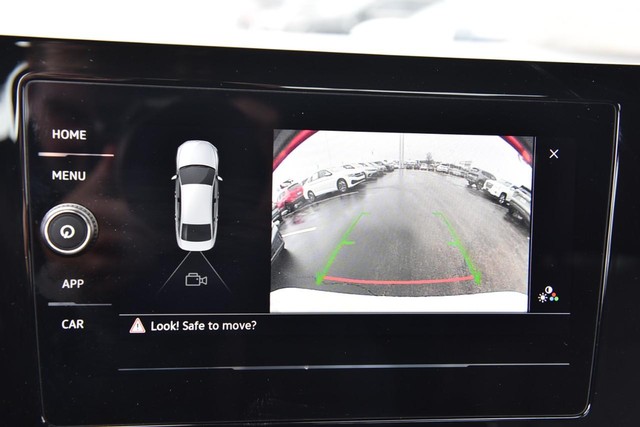 Volkswagen Jetta Vehicle Image 13