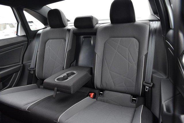 Volkswagen Jetta Vehicle Image 21