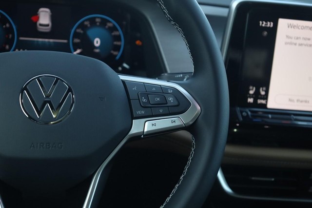 Volkswagen Atlas Cross Sport Vehicle Image 09