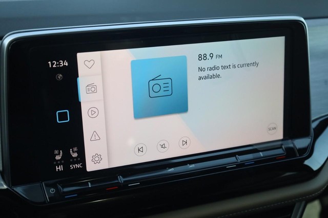 Volkswagen Atlas Cross Sport Vehicle Image 14