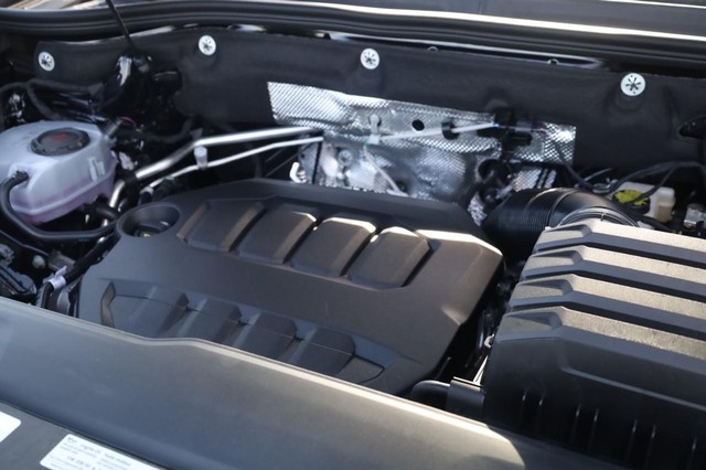 Volkswagen Atlas Cross Sport Vehicle Image 23