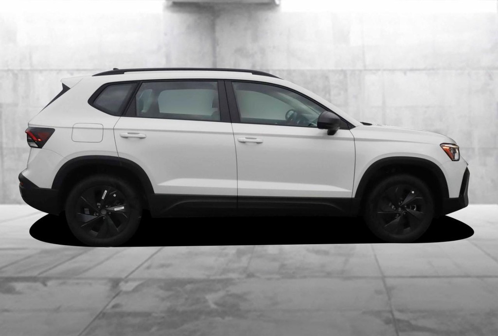 Volkswagen Taos Vehicle Full-screen Gallery Image 5