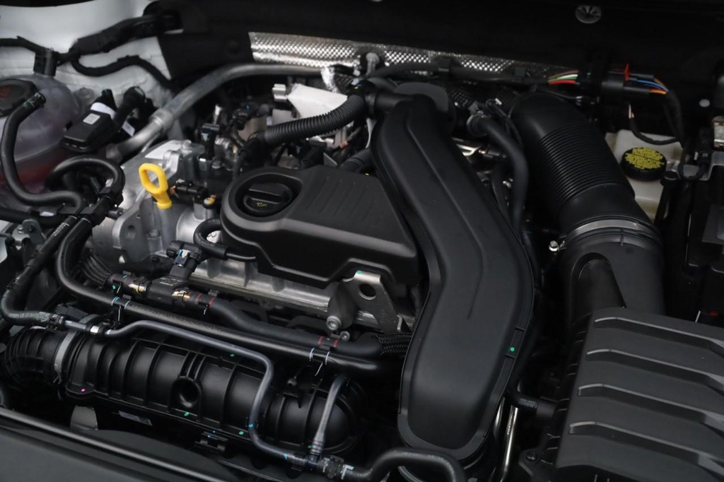 Volkswagen Taos Vehicle Full-screen Gallery Image 21