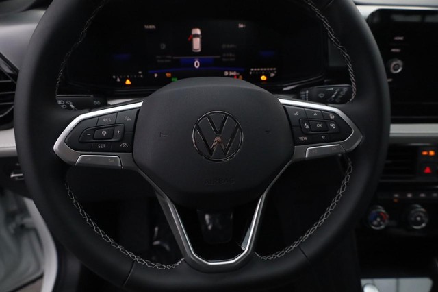 Volkswagen Taos Vehicle Image 08