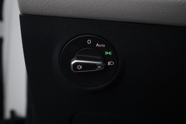 Volkswagen Taos Vehicle Image 10