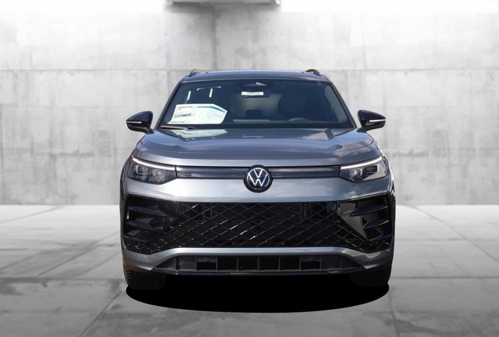 Volkswagen Tiguan Vehicle Full-screen Gallery Image 4