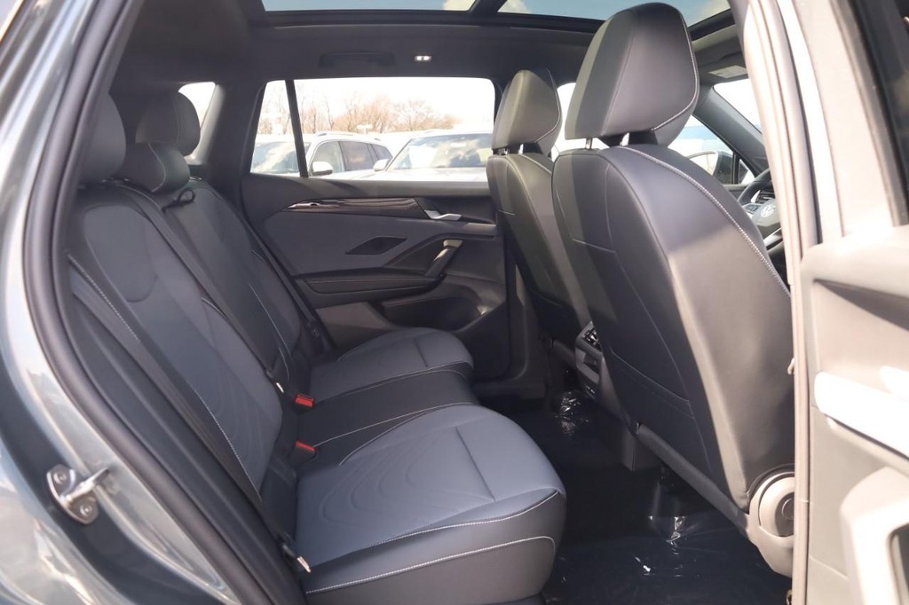 Volkswagen Tiguan Vehicle Full-screen Gallery Image 20