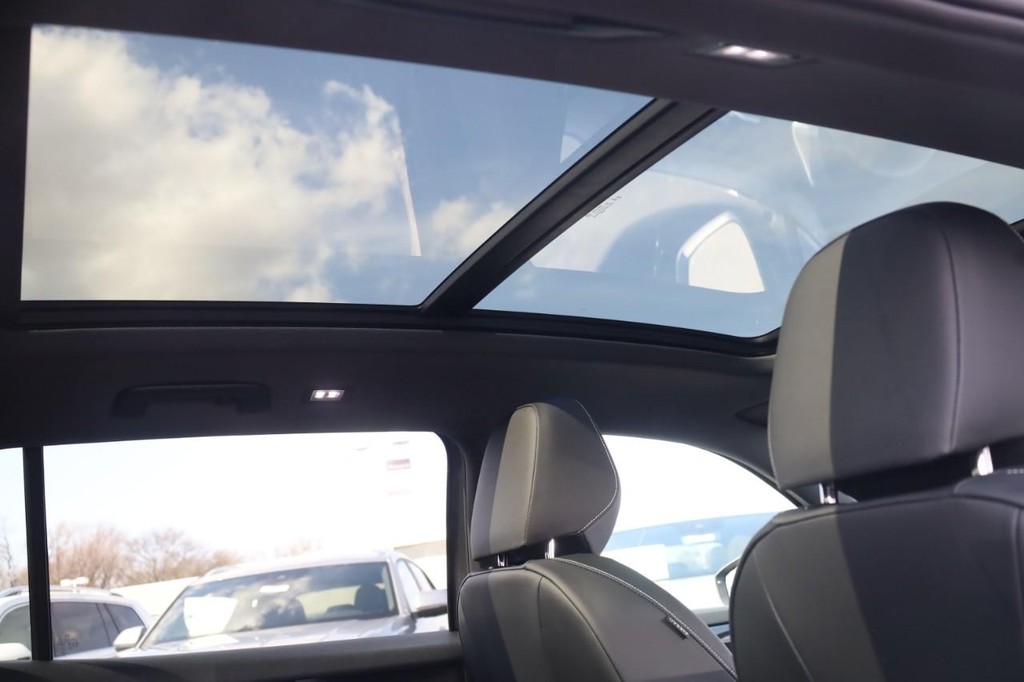 Volkswagen Tiguan Vehicle Full-screen Gallery Image 21