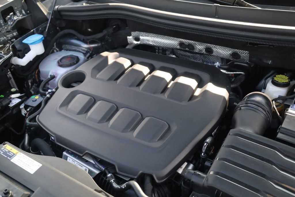 Volkswagen Tiguan Vehicle Full-screen Gallery Image 23