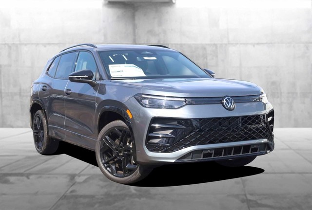 Volkswagen Tiguan Vehicle Image 02