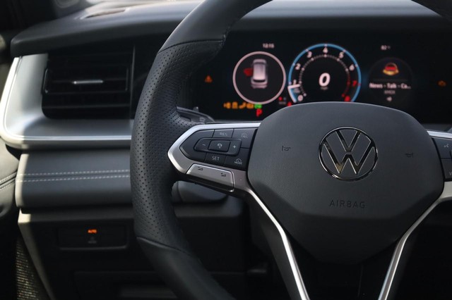 Volkswagen Tiguan Vehicle Image 10