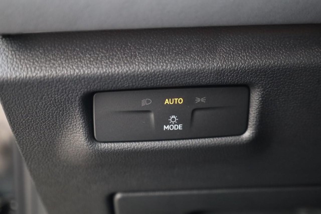 Volkswagen Tiguan Vehicle Image 13