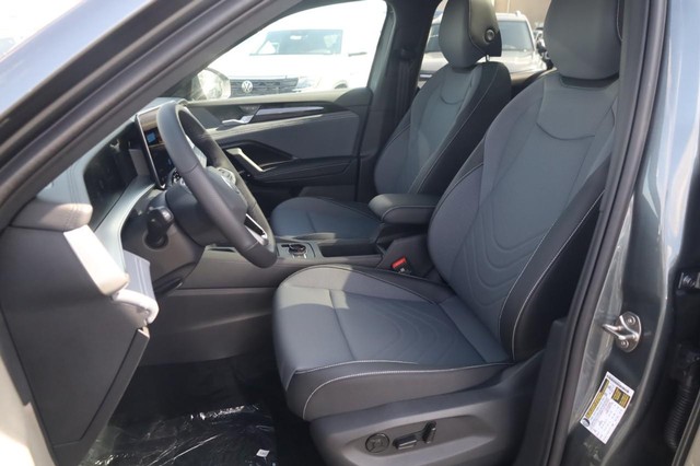 Volkswagen Tiguan Vehicle Image 18