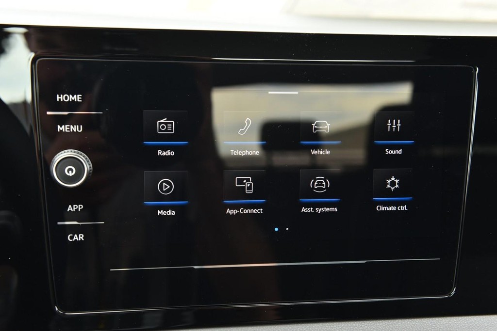 Volkswagen Jetta Vehicle Full-screen Gallery Image 14