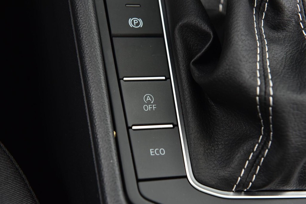 Volkswagen Jetta Vehicle Full-screen Gallery Image 17