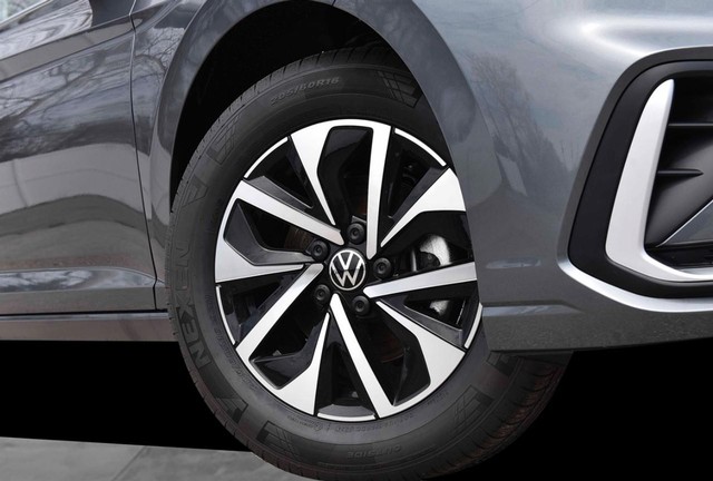 Volkswagen Jetta Vehicle Image 03