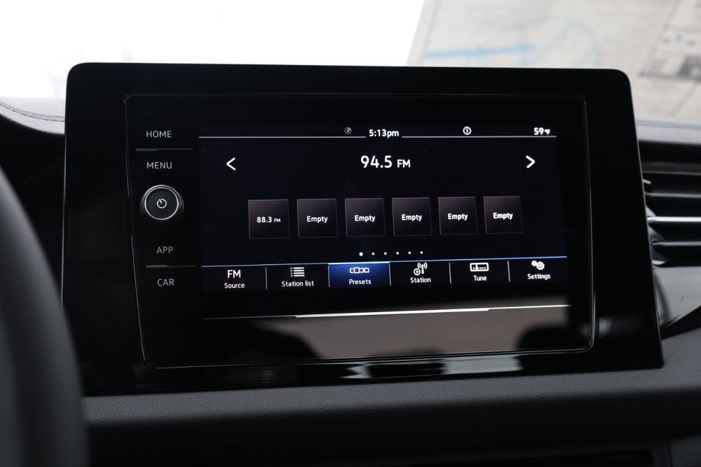 Volkswagen Jetta Vehicle Full-screen Gallery Image 10