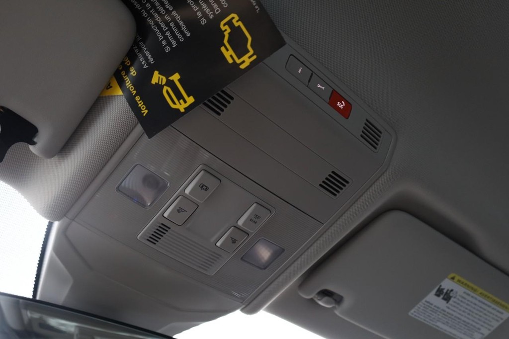 Volkswagen Jetta Vehicle Full-screen Gallery Image 15