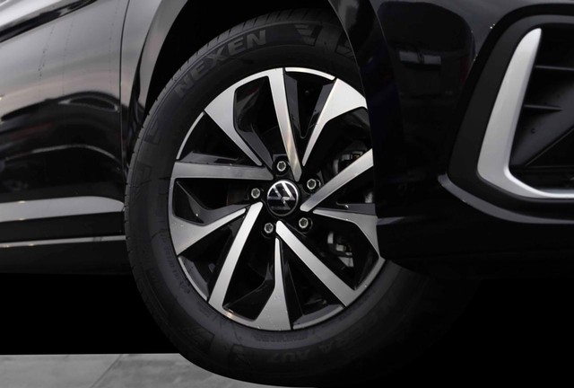 Volkswagen Jetta Vehicle Image 03