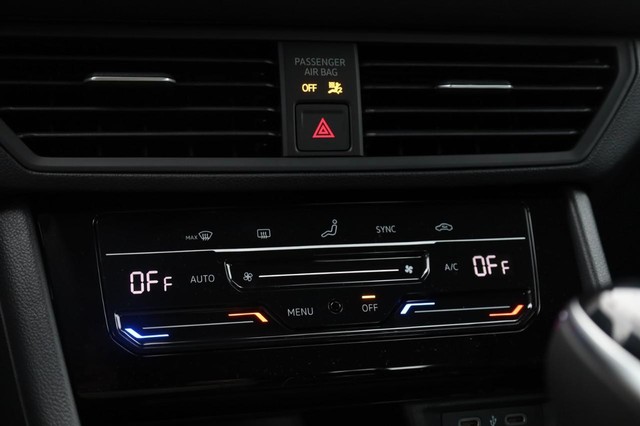 Volkswagen Jetta Vehicle Image 12