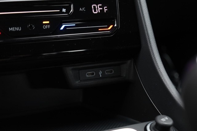 Volkswagen Jetta Vehicle Image 13