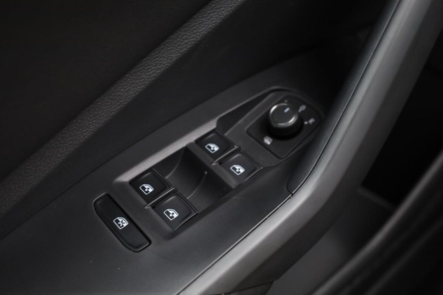 Volkswagen Jetta Vehicle Image 16