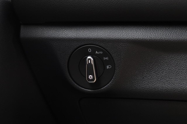 Volkswagen Jetta Vehicle Image 17