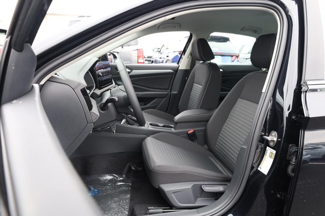 Volkswagen Jetta Vehicle Image 18