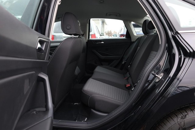 Volkswagen Jetta Vehicle Image 19