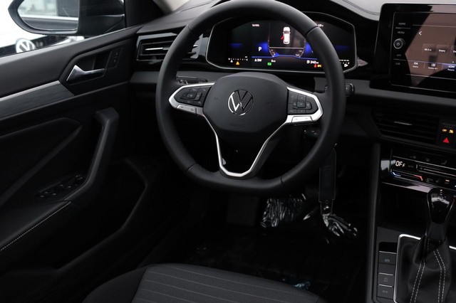 Volkswagen Jetta Vehicle Image 21