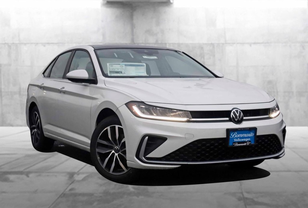 Volkswagen Jetta Vehicle Full-screen Gallery Image 2