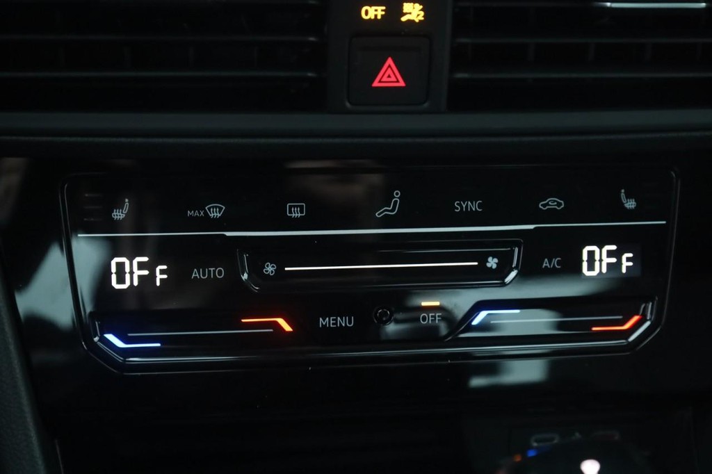 Volkswagen Jetta Vehicle Full-screen Gallery Image 14