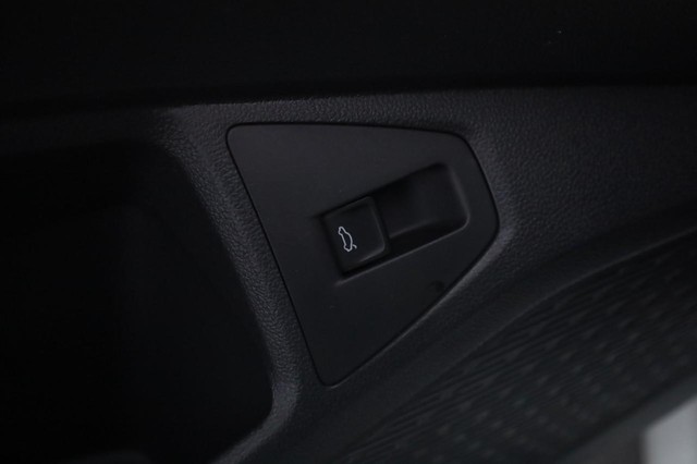 Volkswagen Jetta Vehicle Image 10