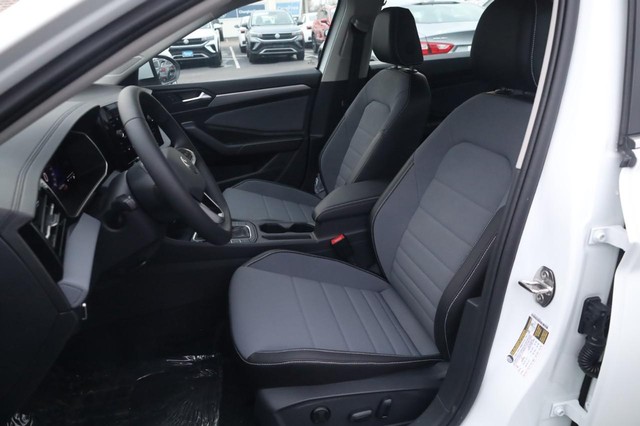 Volkswagen Jetta Vehicle Image 16