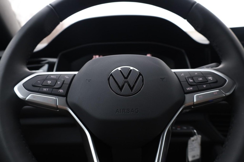 Volkswagen Jetta Vehicle Full-screen Gallery Image 9