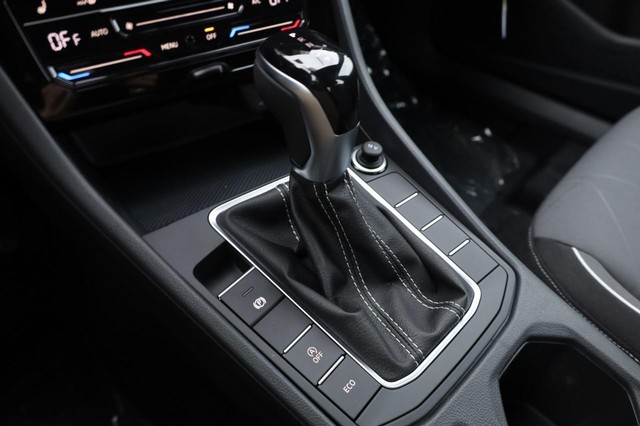 Volkswagen Jetta Vehicle Image 15