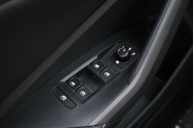 Volkswagen Jetta Vehicle Image 17