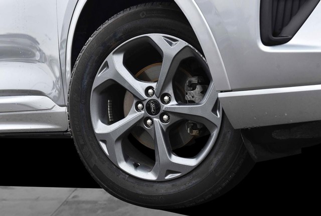 Ford Escape Vehicle Image 03