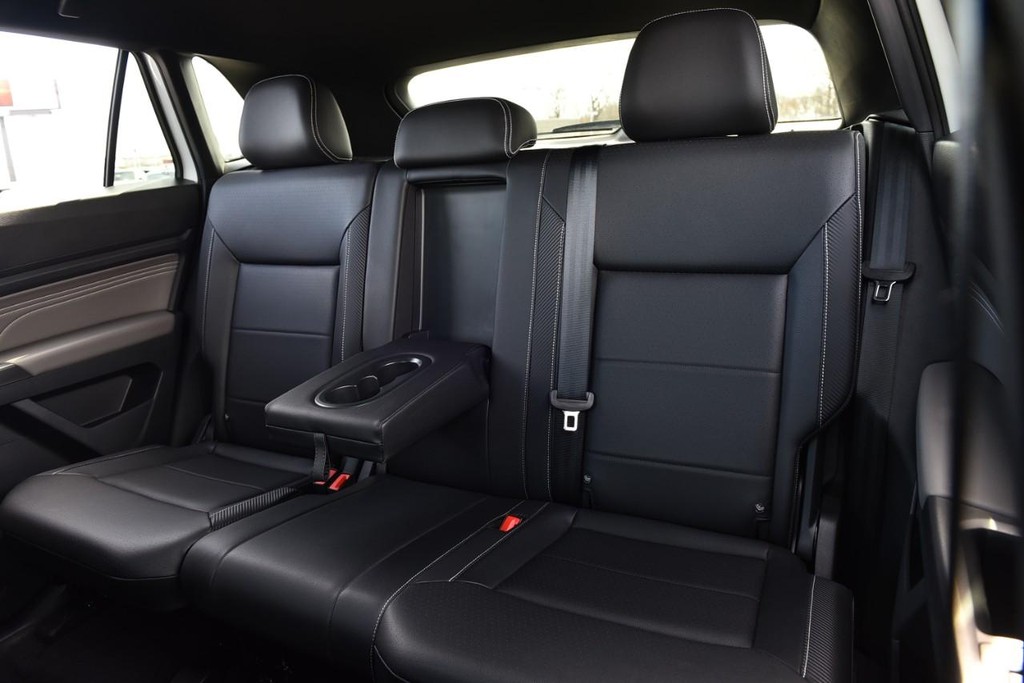 Volkswagen Atlas Cross Sport Vehicle Full-screen Gallery Image 22