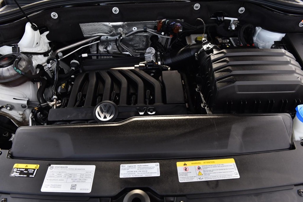 Volkswagen Atlas Cross Sport Vehicle Full-screen Gallery Image 27