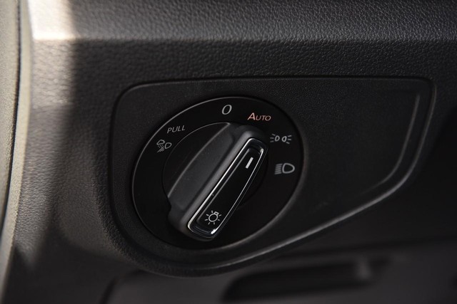 Volkswagen Atlas Cross Sport Vehicle Image 11